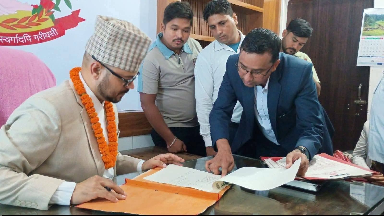 मन्त्री भाटको निर्णय : बहुवर्षीय ठेक्का अध्ययन गर्न समिति गठन