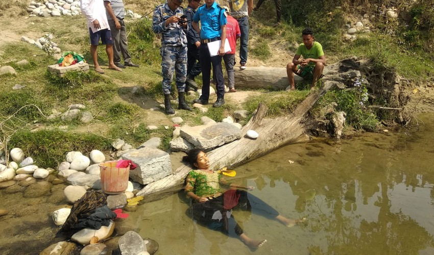 नदीमा डुबेर  गर्भवती महिलाको मृत्यु