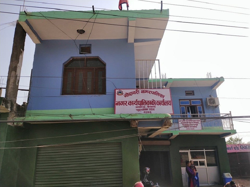 गोदावरी नगरपालिकाले लियो महिनाको ३५ हजार तिर्ने गरि फेरि नयाँ घर भाडामा
