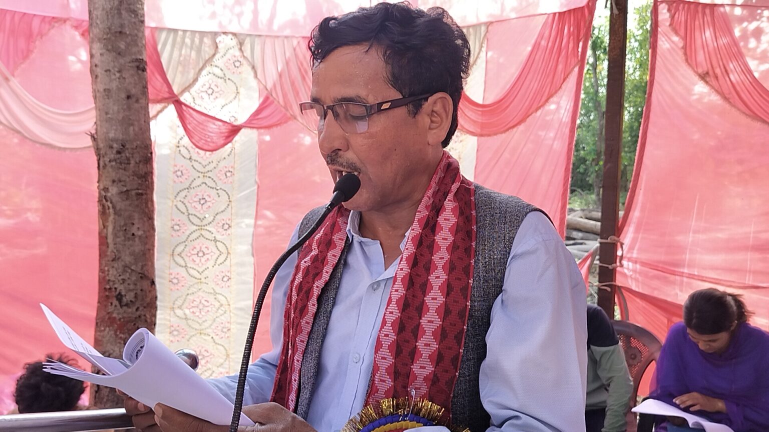 गोदावरीमा वडा भेला जारी ,  वडा नम्बर ४ मा विपक्षीको माइक अफ