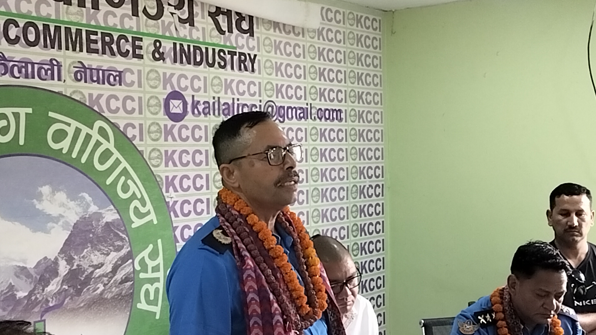 "सुदूरपश्चिमको समग्र सुरक्षामा कतै कमी हुन दिँदैनौँ” — डिआइजी डम्बर बिक