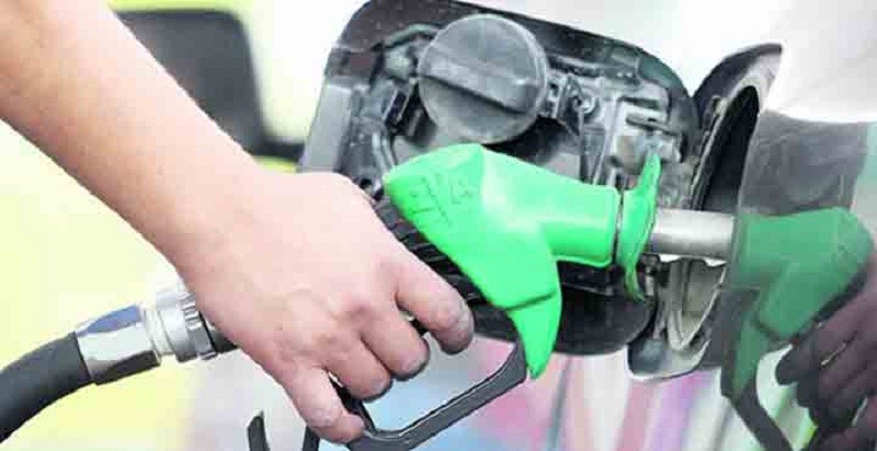 पेट्रोल, डिजेल र मट्टीतेलको मूल्य दुई रुपैयाँले घट्यो