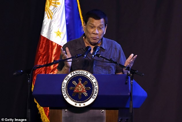 फिलिपिन्सका राष्ट्रपतिले भने भ्रष्टाचारीहरूलाई गोली हान्नू तर नमार्नू