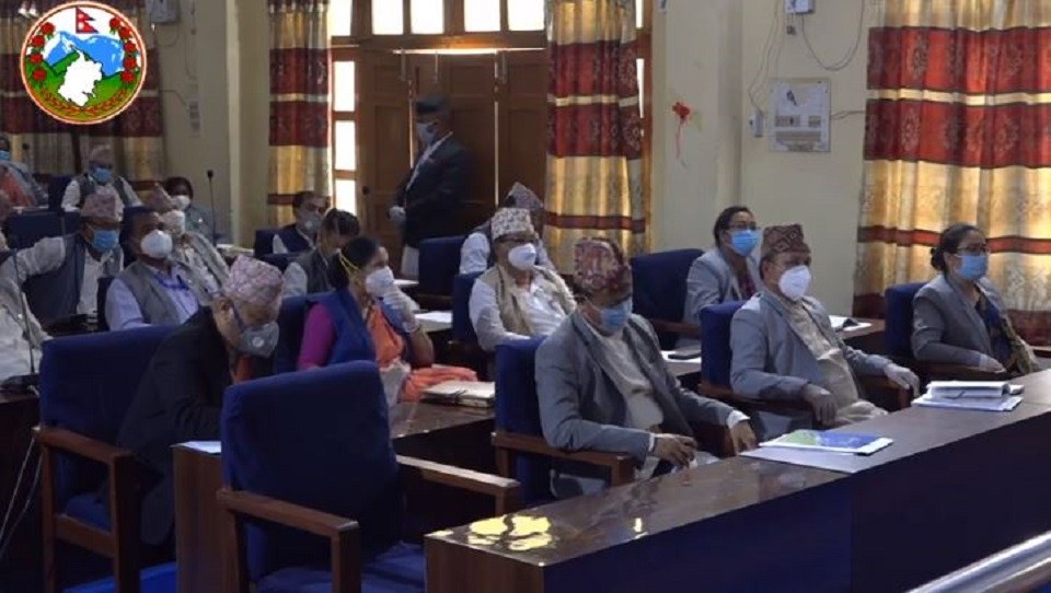 सुदूरपश्चिम प्रदेश सरकारले प्रदेश सभा बैठकमा बजेट प्रस्तुत गर्दै – लाईभ भिडियो