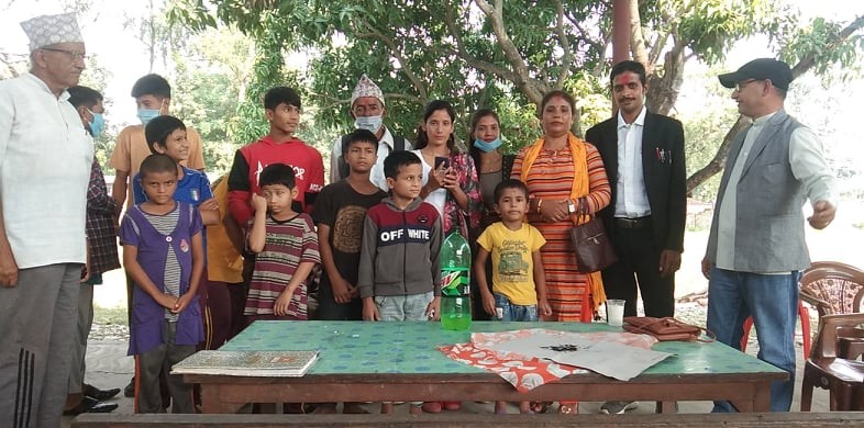 सुदुरपश्चिम युवा समाज भारतका संयोजक अबस्थीले आफ्नो जन्मदिन बाल अनाथालयमा मनाए