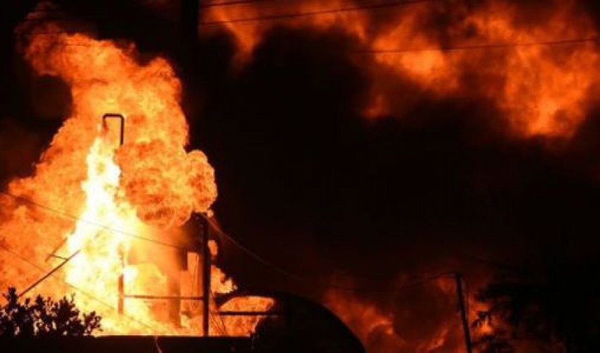 भीषण आगलागी हुँदा ३० घर जलेर नष्ट