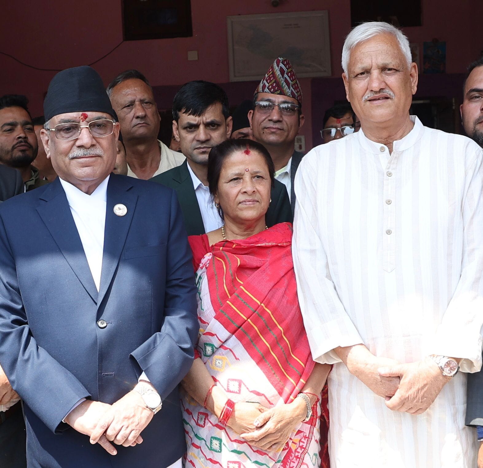 लेखराज भट्टको घर पुगेर प्रधानमन्त्री प्रचण्डले भने -यो घर मेरो पनि हो, ४० वर्ष लामो सम्बन्ध छ, यहाँ मेरो एउटा कोठा पनि छ