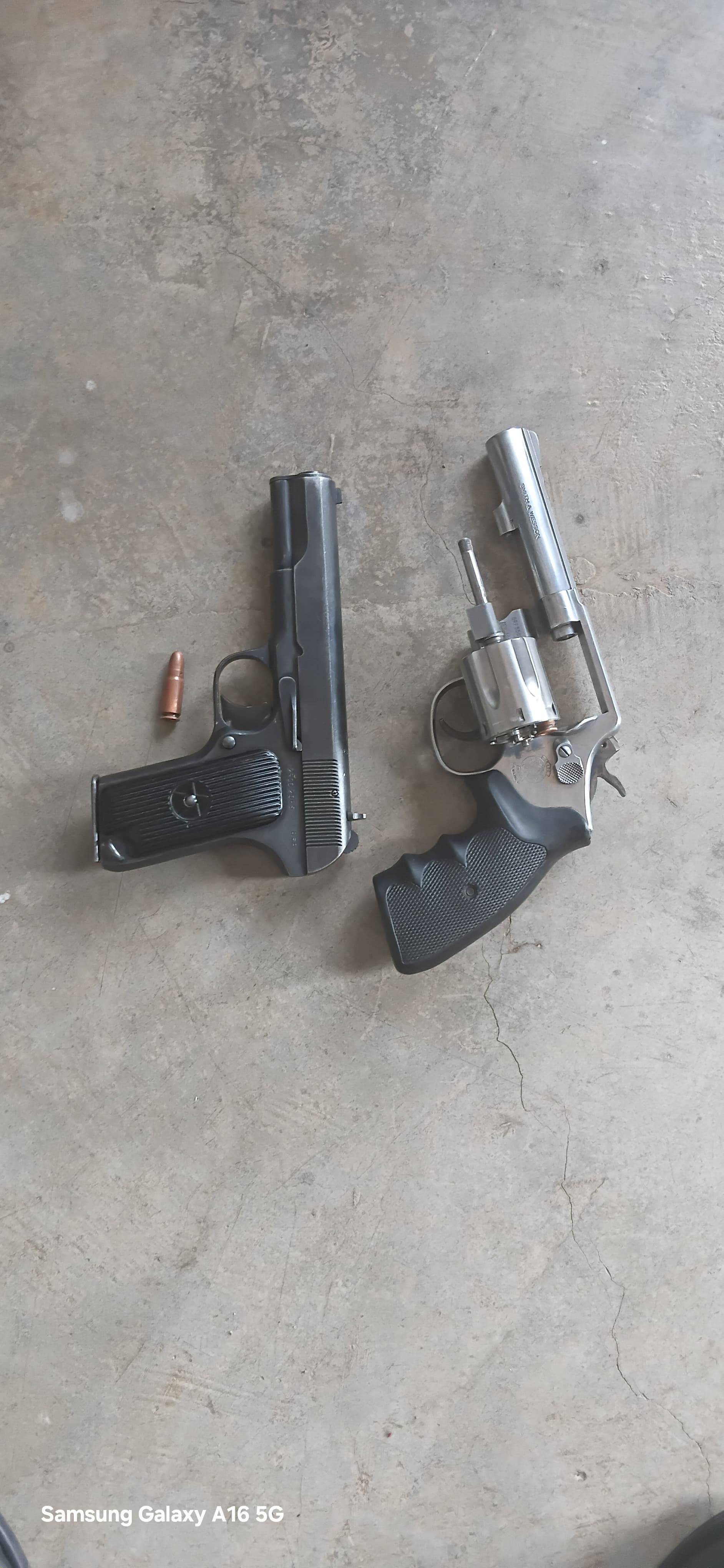 जेन -जी आन्दोलनमा काठमाडौबाट लुटिएका हतियार सहित ४ जना कैलालीमा  पक्राउ