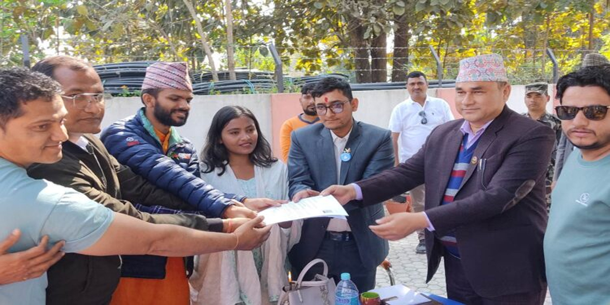 संस्कृति संरक्षणको माग सहित सुदूरपश्चिमका मुख्यमन्त्रीलाई ढकालले बुझाए ज्ञापन पत्र