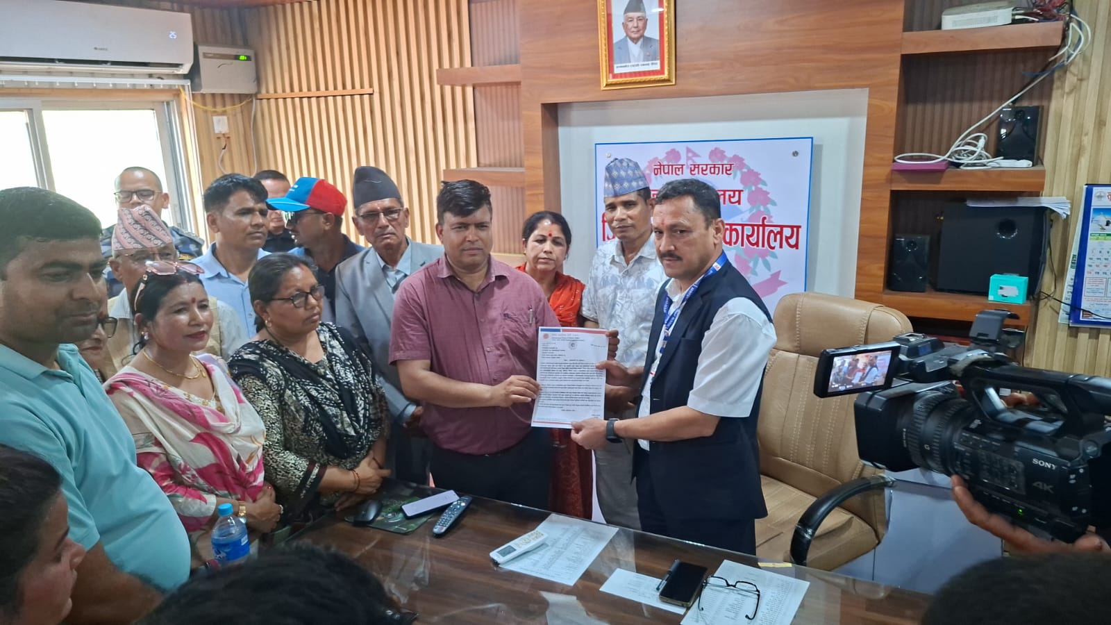 ओली र लेखकको गिरफ्तारीविरुद्ध एमाले कैलालीद्वारा सरकारलाई ध्यानाकर्षण