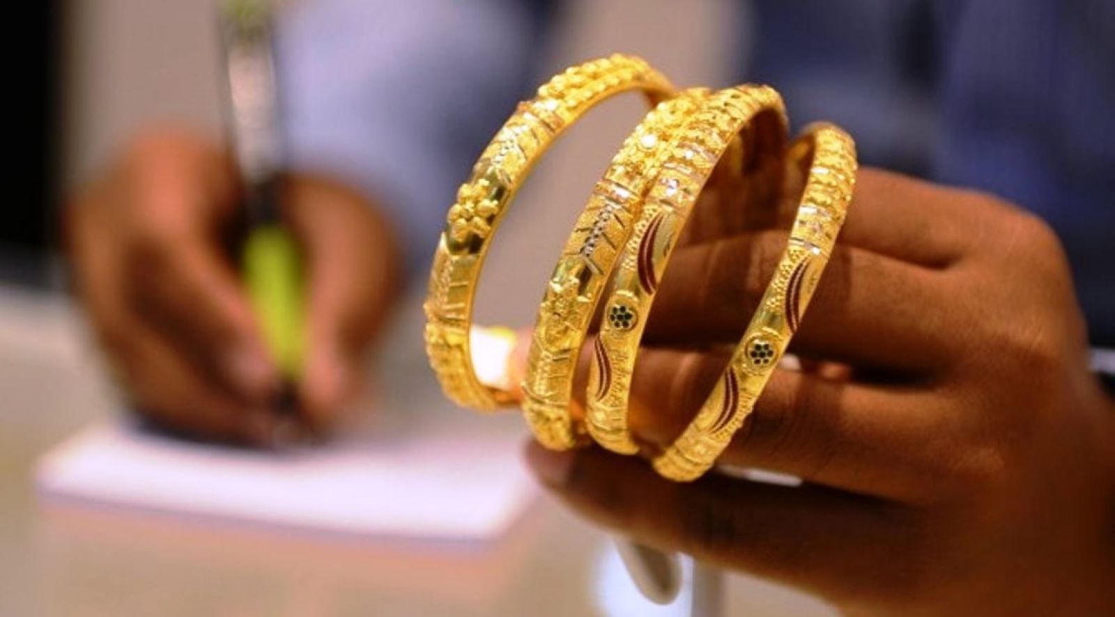 नेपाली बजारमा सुन तोलाको मूल्य २ लाख २१ हजार ७०० मा कारोबार , अहिलेसम्मकै उच्च