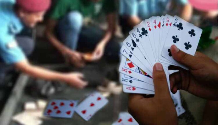 कैलालीमा जुवातास खेल्दै आएका ८ जना पक्राउ