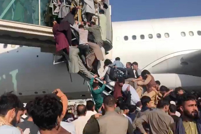 काबुल विमानस्थलमा गोली चल्दा पाँच जनाको ज्यान गयो