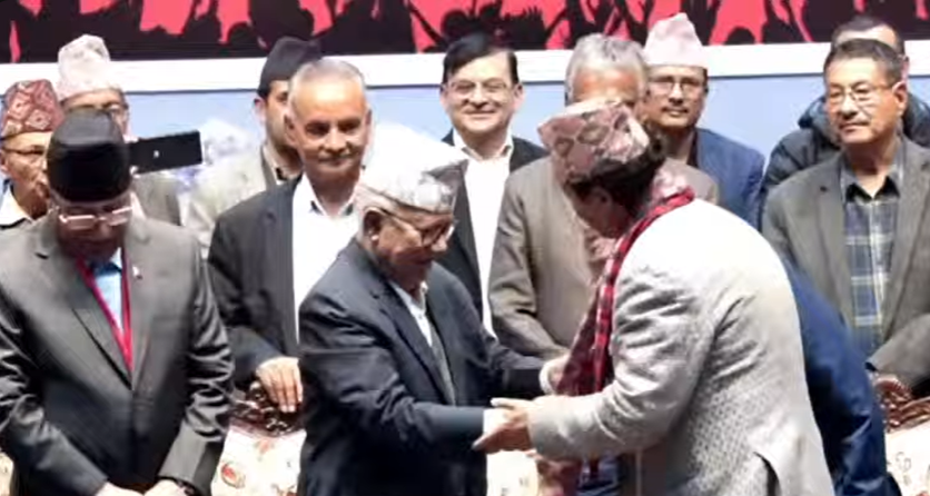 बाजुराका एमाले नेता  प्रकाश शाह नेपाली कम्युनिस्ट पार्टीमा प्रवेश