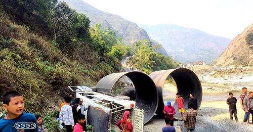 दार्चुलामा जिप दुर्घटना  हुँदा  ८ जना घाइते , एकको अबस्था नाजुक