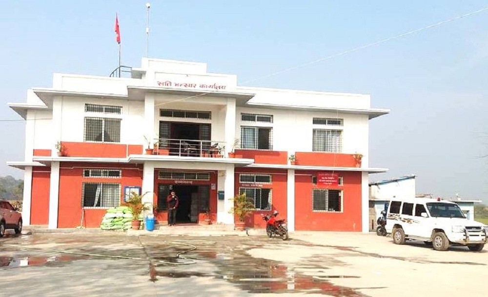 चोरी–तस्करी बढ्दा सत्ती भन्सार कार्यालयको राजस्व संकलनमा कमी