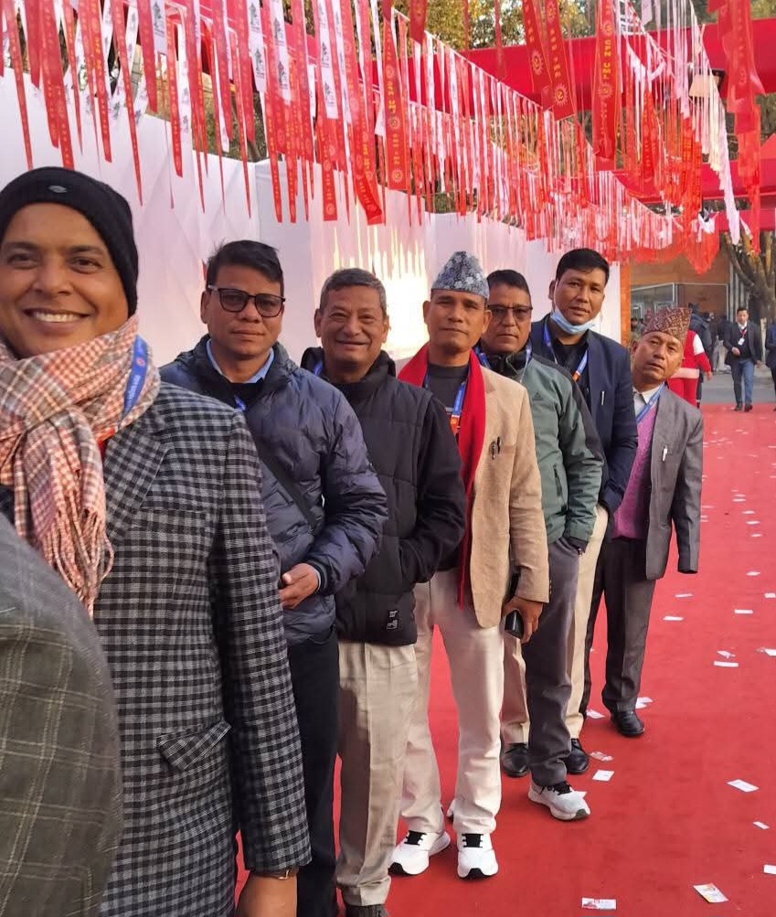 एमाले ११ औँ महाधिवेशन  : नयाँ नेतृत्व चयनको लागि मतदानमा  हुँदै