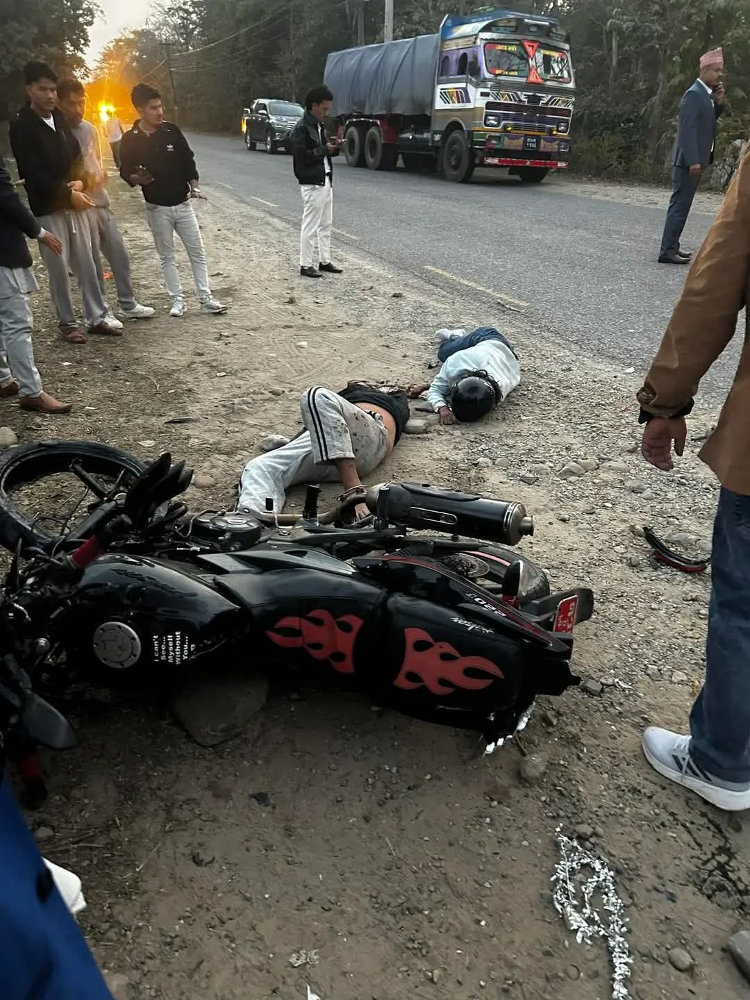 अत्तरिया वनदेवीमा दुई मोटरसाइकल ठोक्किँदा ३ जनाको मृत्यु, एक घाइते