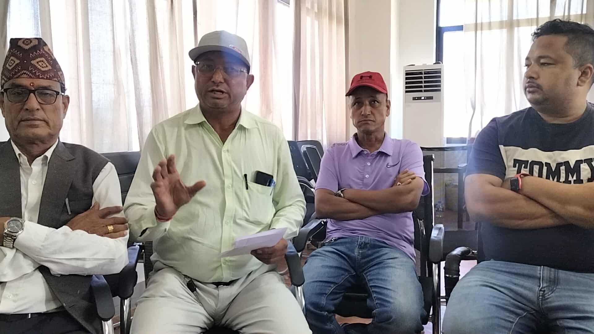 गोदावरीका ४ वडा अध्यक्षहरुको चेतावनी : सडक नबनाए  वडा कार्यालय  सडकमै  संचालन गर्ने