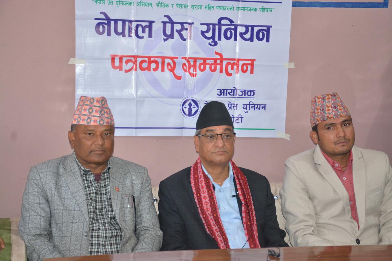 गणतन्त्रको विकल्प राजतन्त्र हुन सक्दैन : गृहमन्त्री लेखक