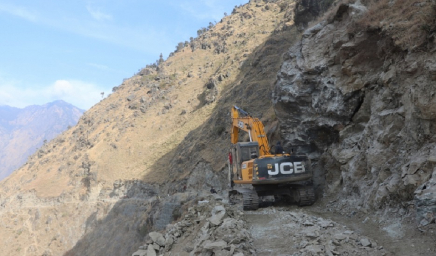 ताक्लाकोट सडक निर्माणको जिम्मा सेनालाई दिन स्थानीयको माग