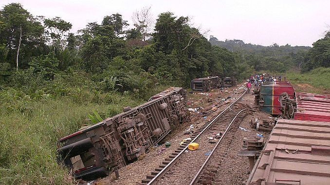 रेल दुर्घटना ५० जनाको मृत्यु