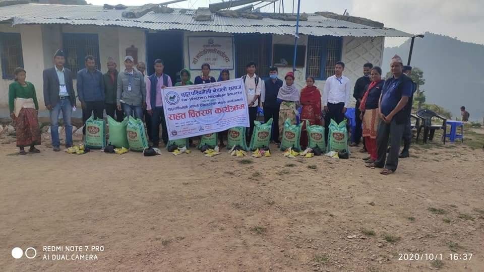 सुदूरपश्चिमेली नेपाली समाजहरुको सयुक्त अभियान मार्फत खाद्यान्न  सामग्री वितरण