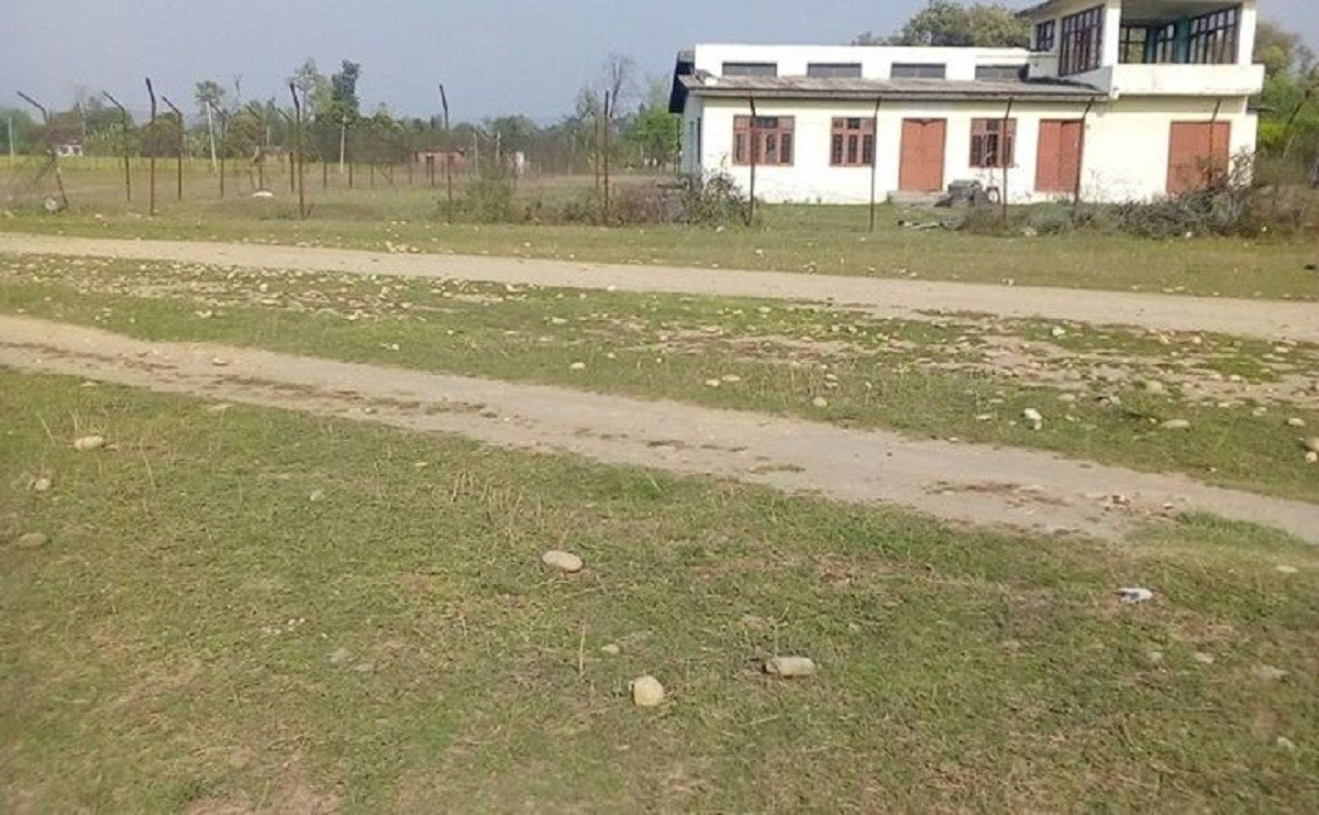 कञ्चनपुर मझगाउँको बन्द विमानस्थलको स्थलगत निरीक्षण