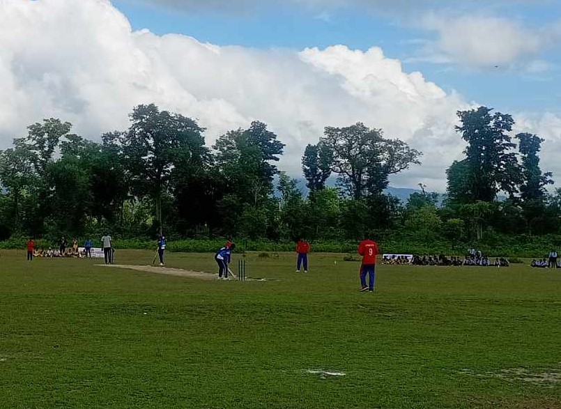 लोटस आई क्रिकेट कप  प्रतियोगीता: दुर्गालक्ष्मीलाई ६ विकेटले पराजित गर्दै सैनिक आवाशिय फाईनलमा