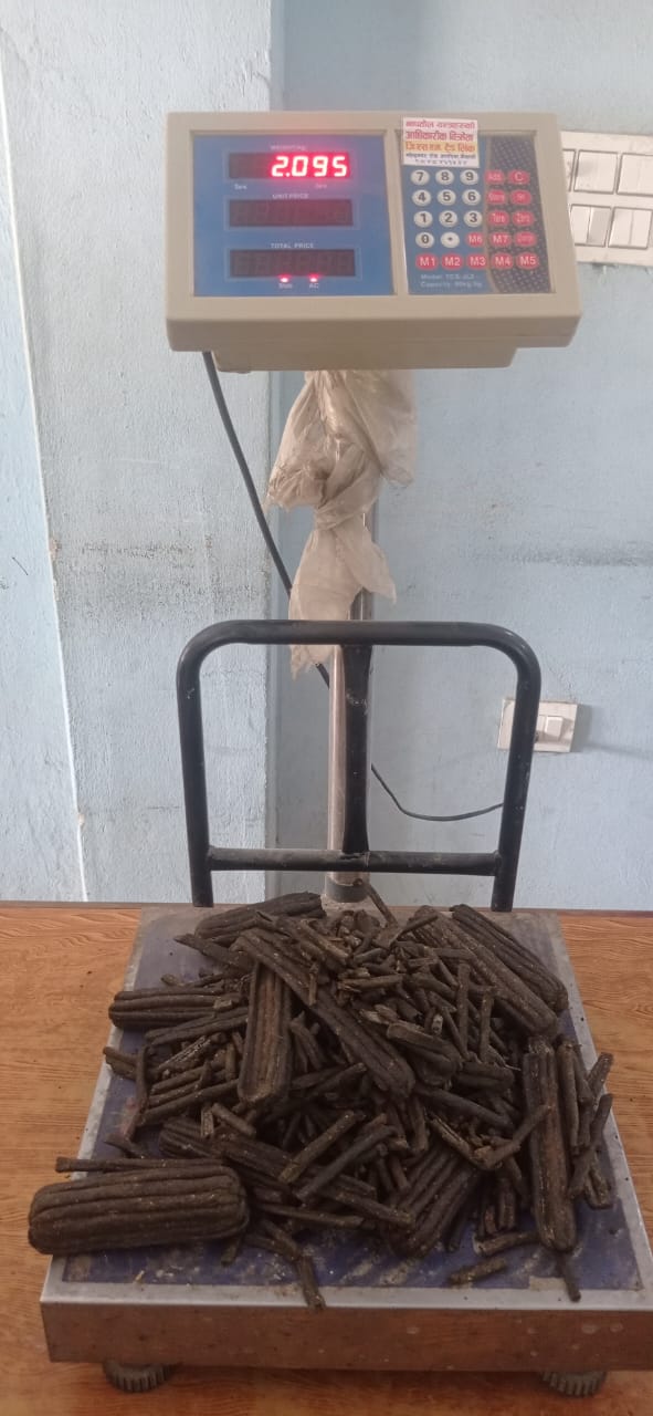 कैलालीको अत्तरियामा २ किलोभन्दा बढी चरेशसहित दुई जना पक्राउ