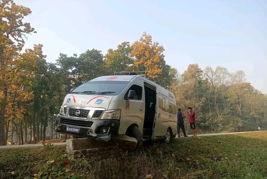कञ्चनपुरको शुक्लाफाँटा -११ कलुवापुर नजिकै हायस दुर्घटना