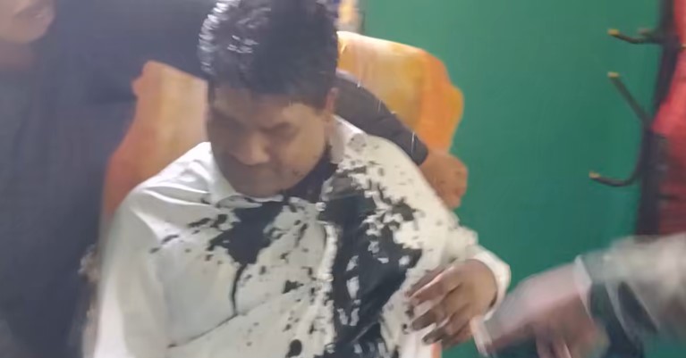 डिभिजन बन अधिकृत ठाकुर माथी भएको दुव्र्यवहारको बिरोध