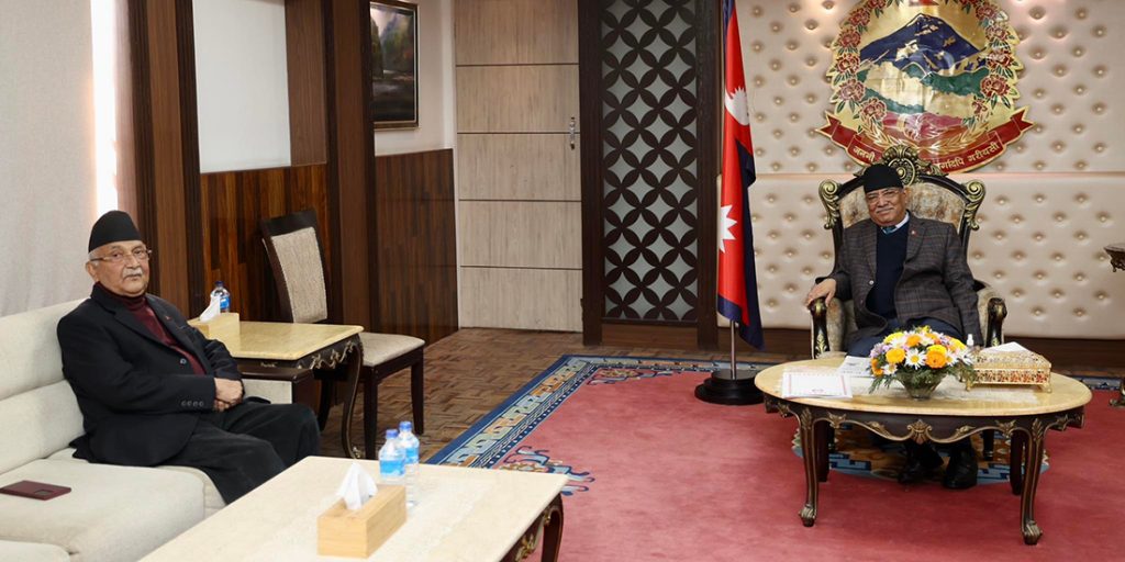 प्रधानमन्त्री प्रचण्ड र अध्यक्ष ओलीबीच बालुवाटारमा छलफल
