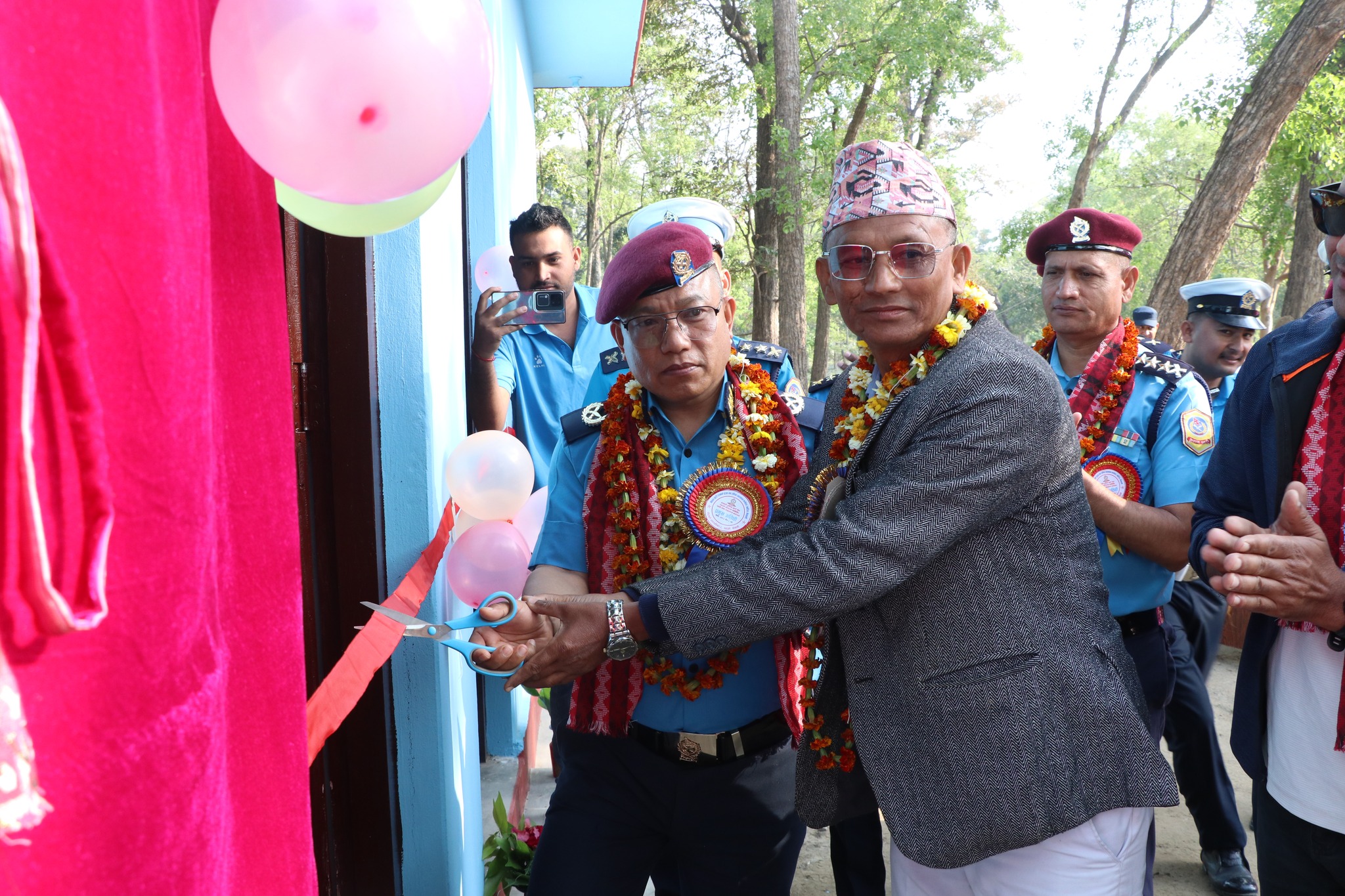 गोदावरीको स्याउलेमा ट्राफिक प्रहरी पोष्टको नयाँ भवन उद्घाटन
