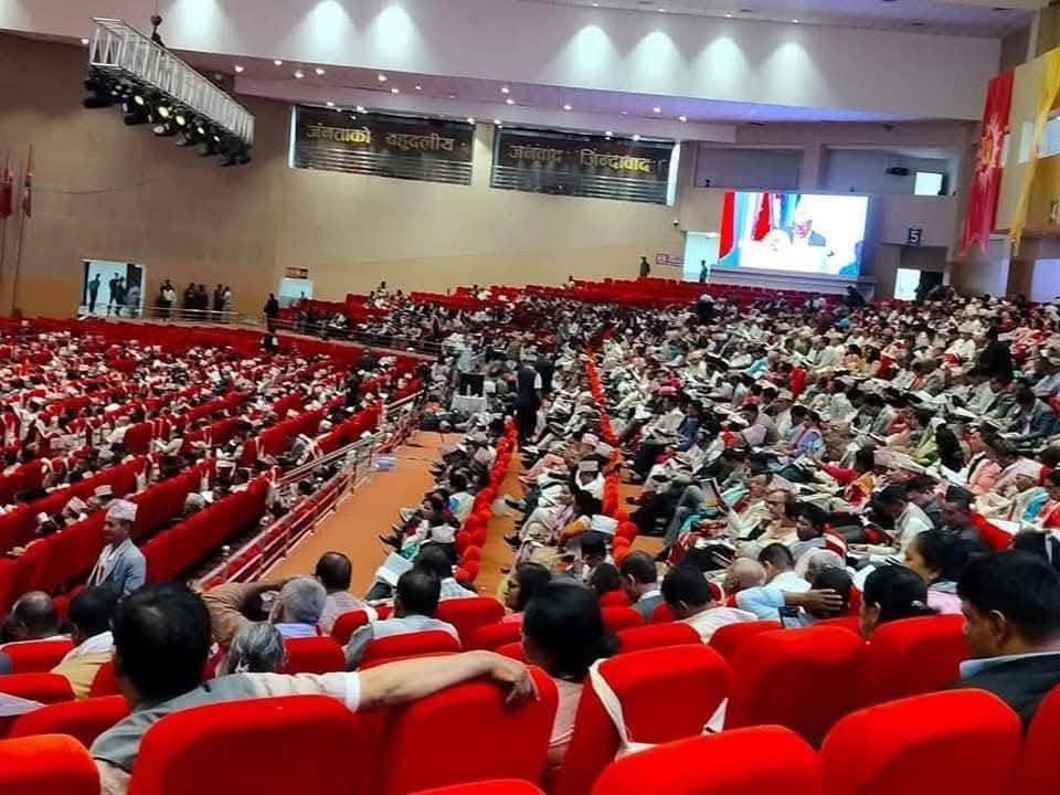 एमाले विधान संशोधन प्रस्ताव : अध्यक्ष अझै  शक्तिशाली, वरिष्ठ उपाध्यक्ष पद खारेज