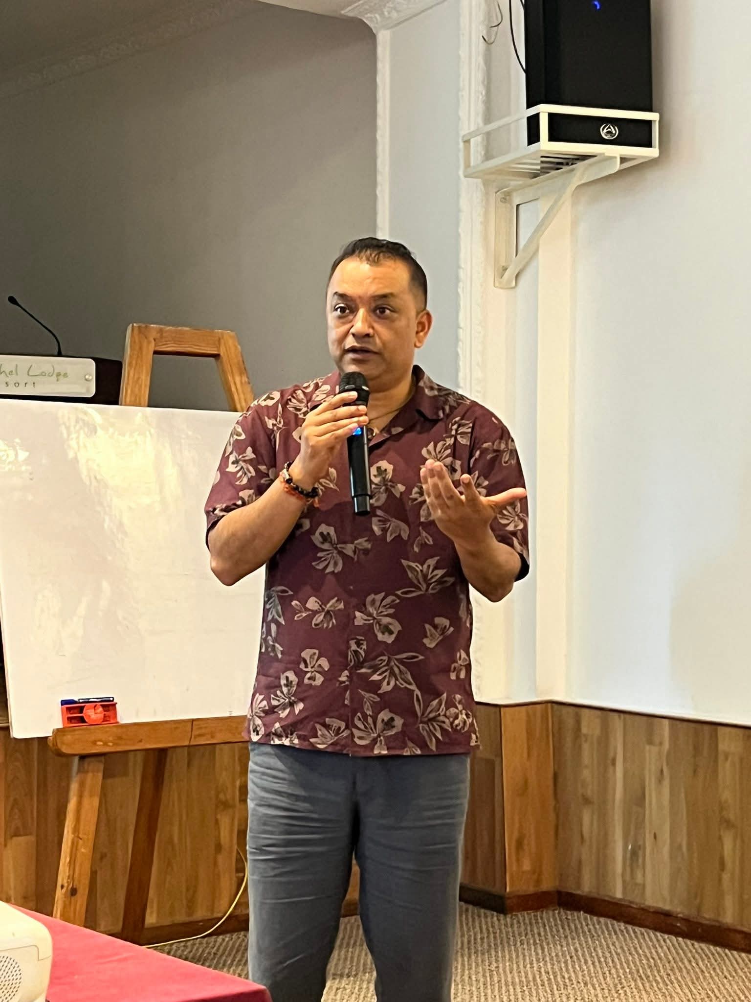 कांग्रेस महामन्त्री गगन थापाद्वारा  सभापति पदमा उम्मेदवार बन्ने घोषणा