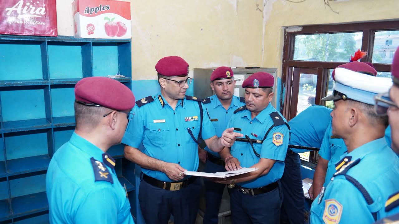 प्रहरी नायब महानिरीक्षक भट्टराईद्वारा मालाखेती प्रहरी कार्यालयको निरीक्षण