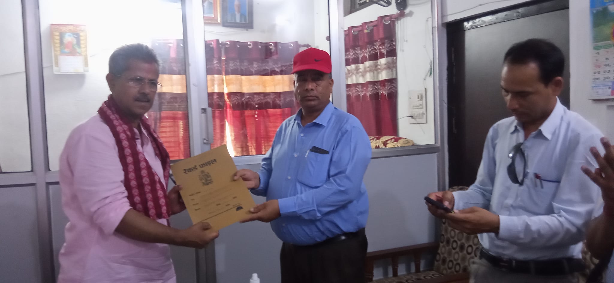 नेपाल राष्ट्रिय शिक्षक संगठनले गोदावरीका मेयरलाई ज्ञापन पत्र बुझायो
