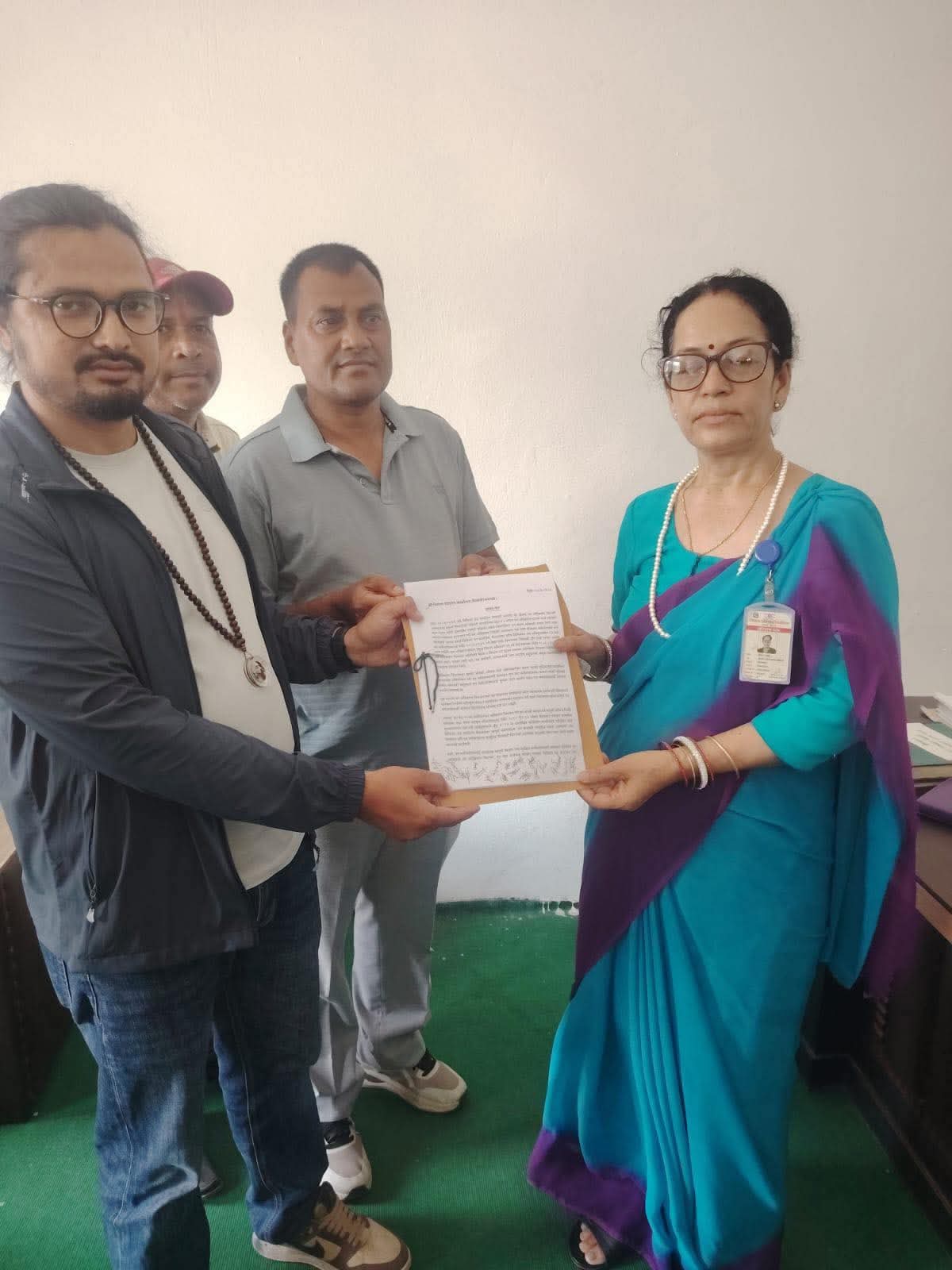 बन  कर्मचारीहरूको ज्ञापन: पक्राउ परेका कर्मचारीको रिहाइ माग, अन्यथा सामूहिक गिरफ्तारी र सेवा प्रभावित हुने चेतावनी