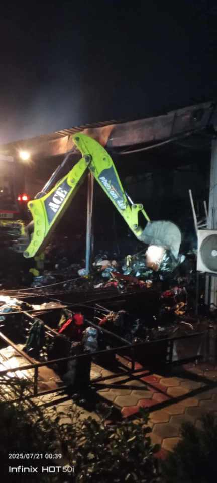 धनगढीमा आइतबार राती भीषण आगलागी