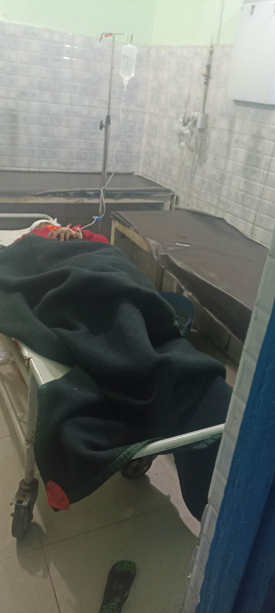 गोदावरी -६  सवारी  दुर्घटना : आमा अस्पताल ,छोराको निधन