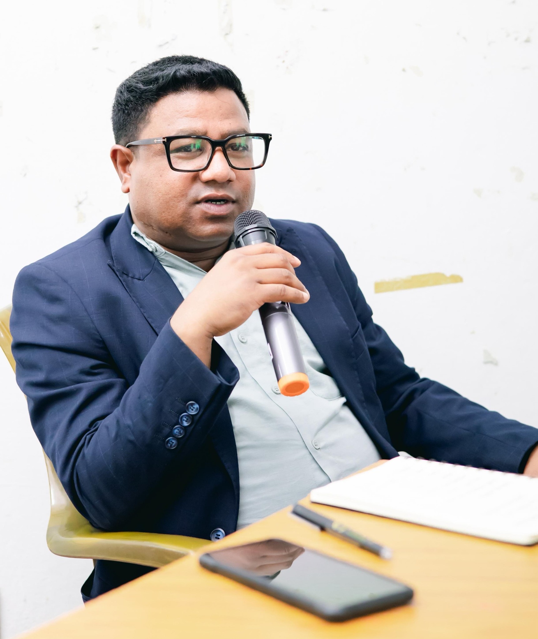 रास्वपाका  सचिवालय सदस्य सन्तोष परियारले राजीनामा दिए